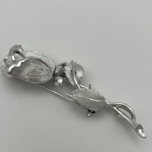 LISNER Signed Silver Tone Long Stem Rose Flower Pin Brooch - Picture 3 of 7